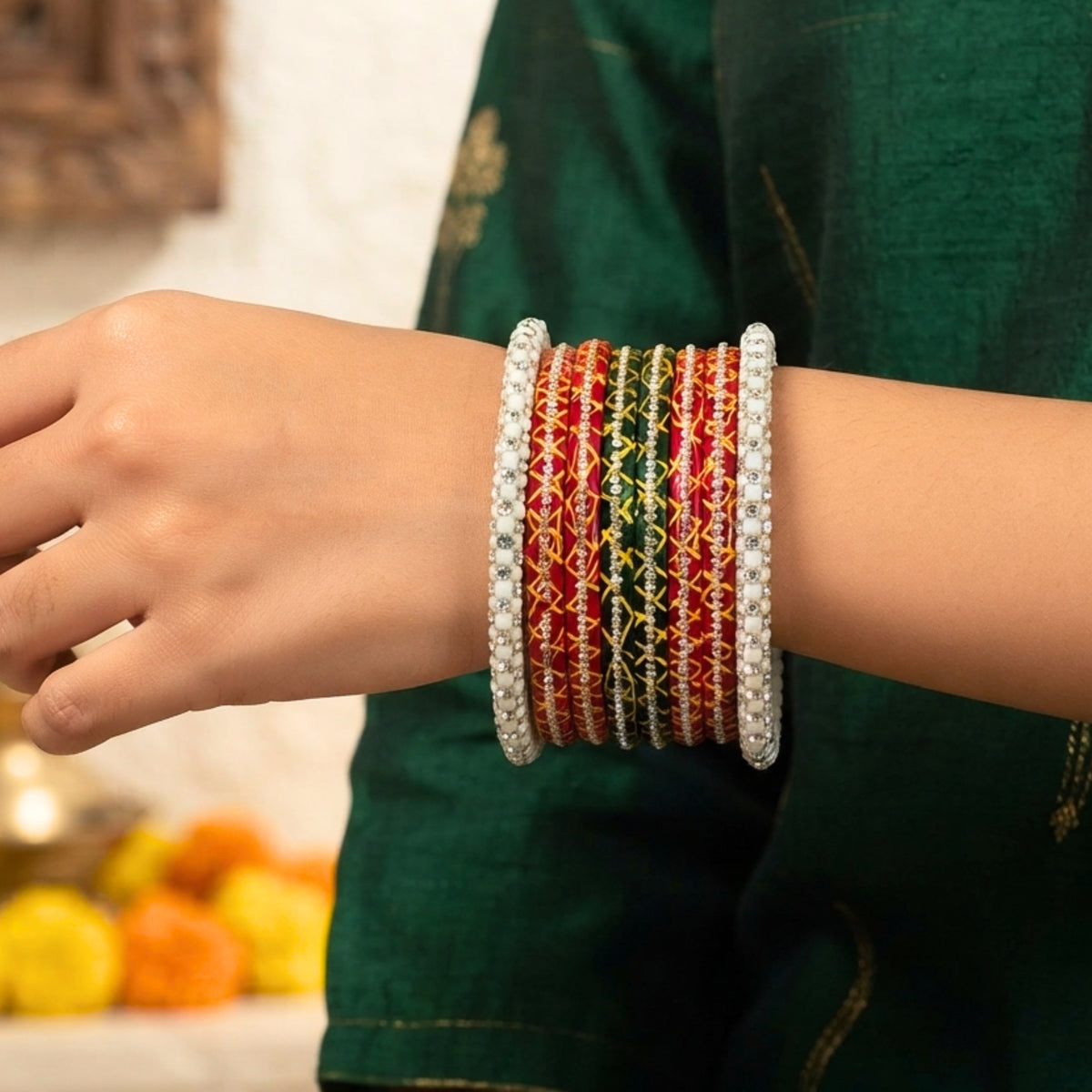 Maaya (Stack Of 8 Lac Bangles)